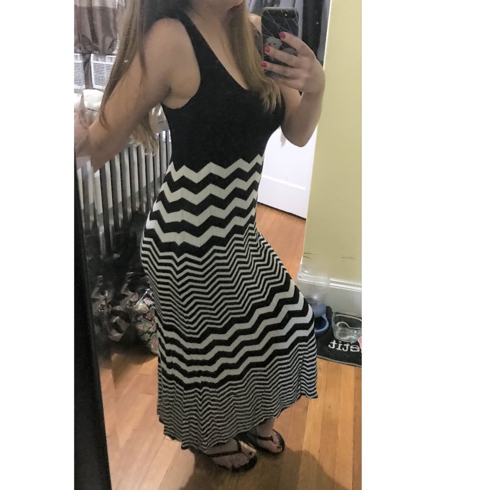 Bebe Knit Maxi Dress - Chevron Print - Size S